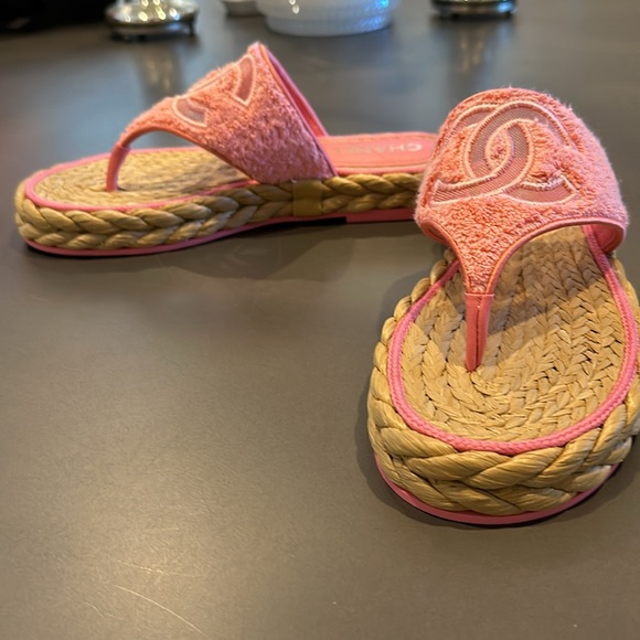 Chanel Raffia Sandals - Picture 3 of 6